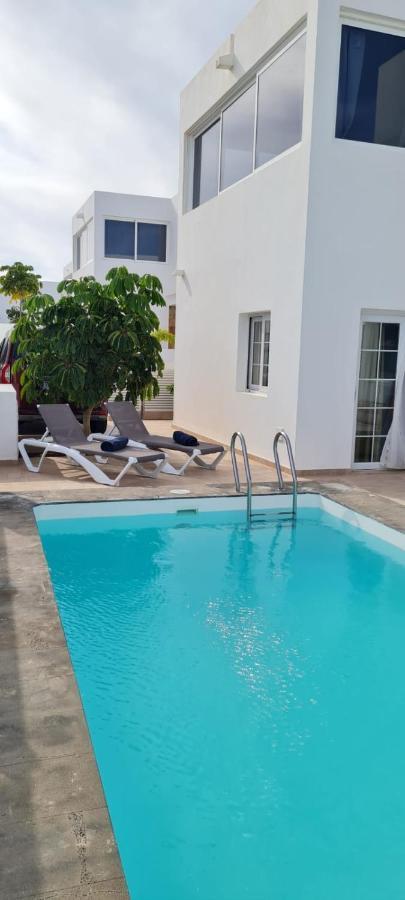 Villa Pousadoiro Playa Blanca  Exterior photo
