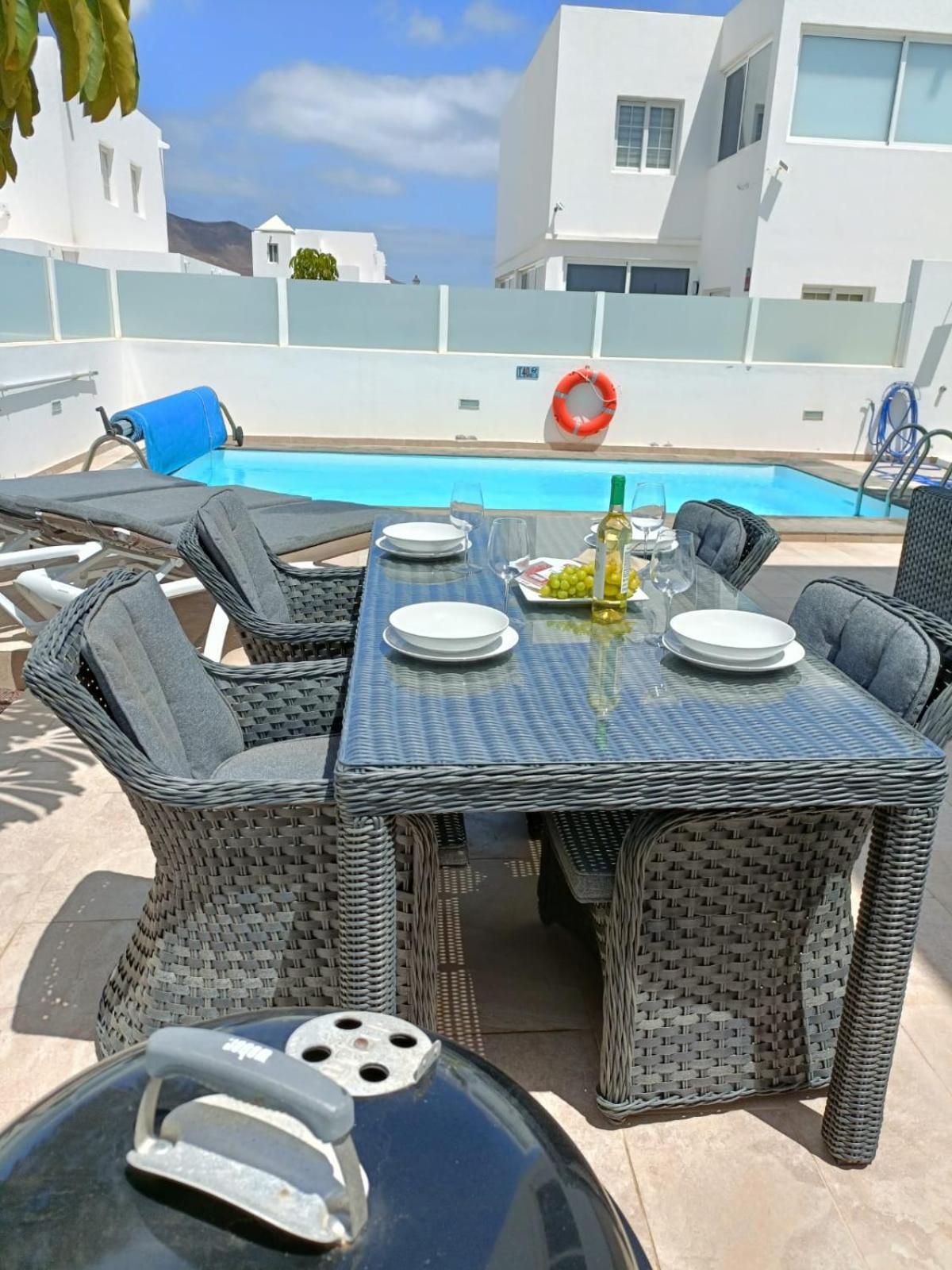Villa Pousadoiro Playa Blanca  Exterior photo