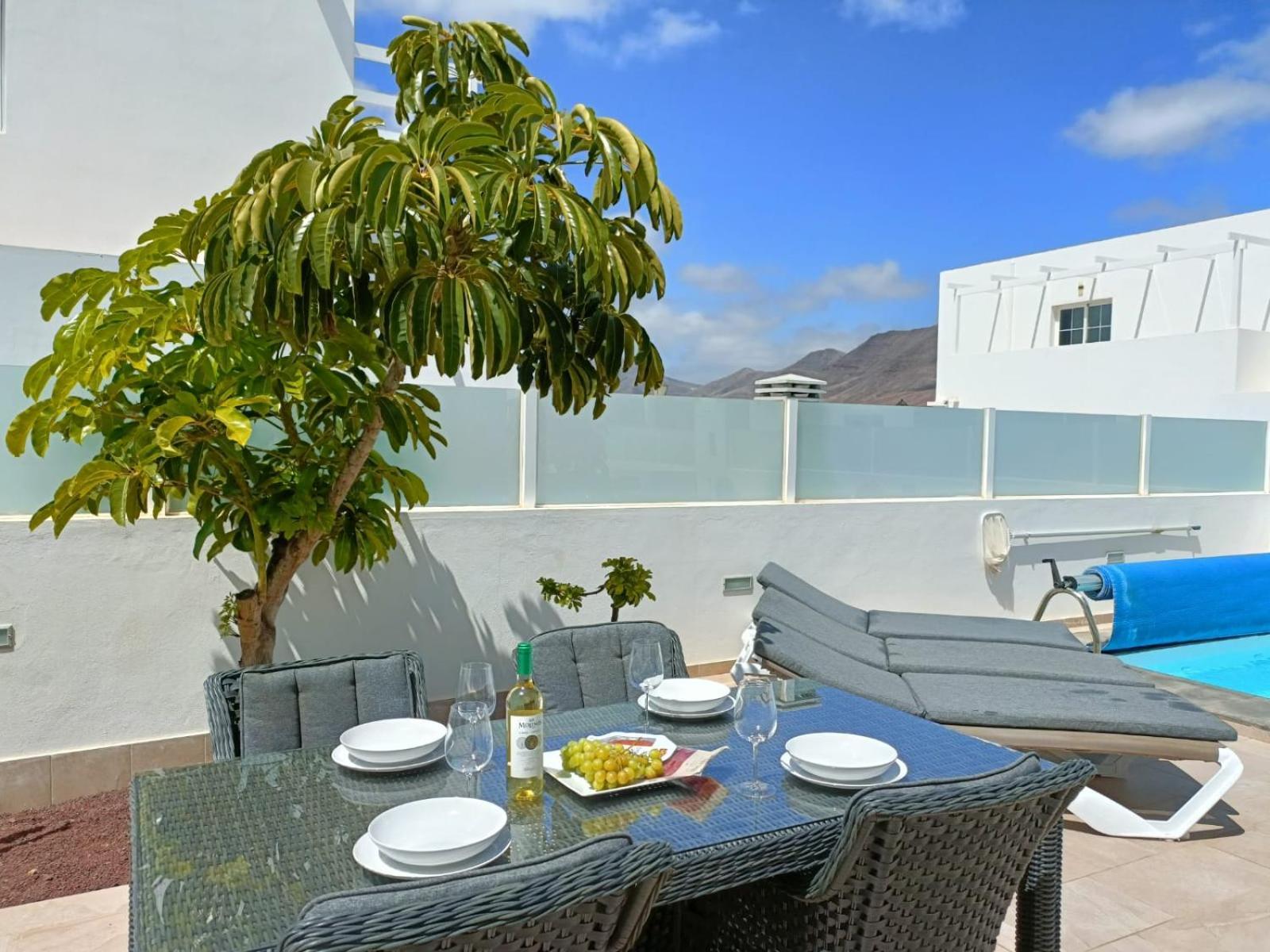 Villa Pousadoiro Playa Blanca  Exterior photo